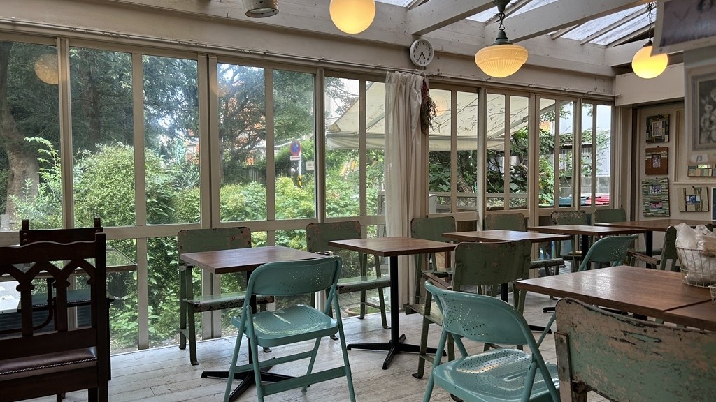 カフェ・ドゥ・リエーヴル うさぎ館（cafe du lievre）の内観