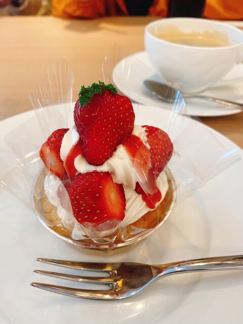 cafe & restaurant ウエストリバーの料理（パフェ・スイーツ）