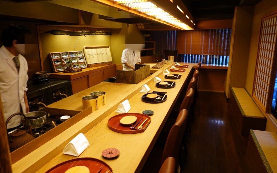恵比寿 くろいわの内観