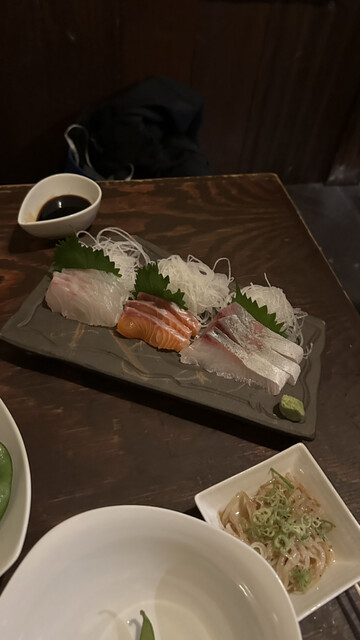 隠れ家ダイニング ルーツの料理（刺身・海鮮）