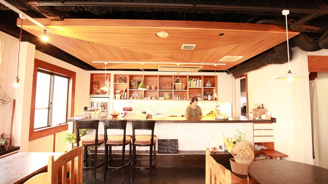 コマグラ カフェ（komagura cafe）の内観