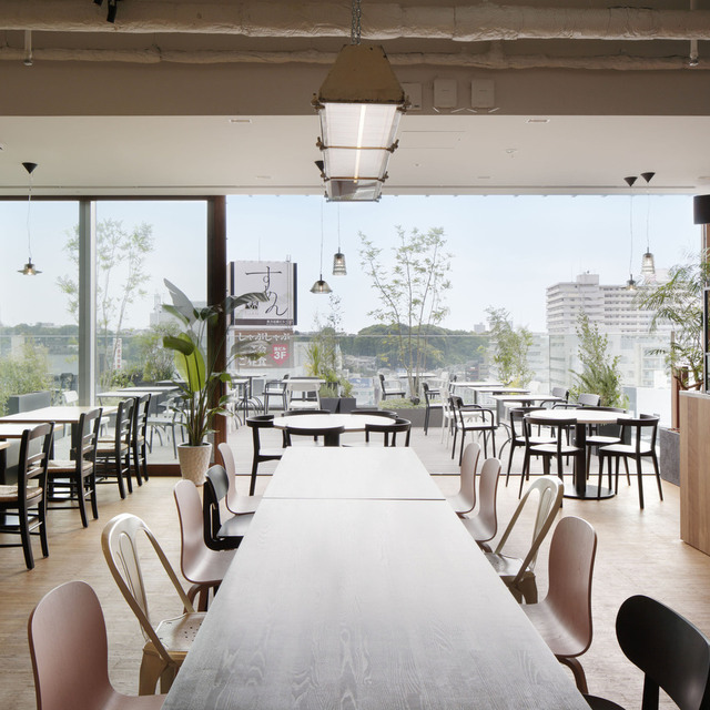 MEAL TOGETHER ROOF TERRACE 枚方T-SITE店の内観