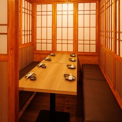 日替わり直送鮮魚と旨い藁焼き 居酒屋 魚や舟政 新宿店の写真