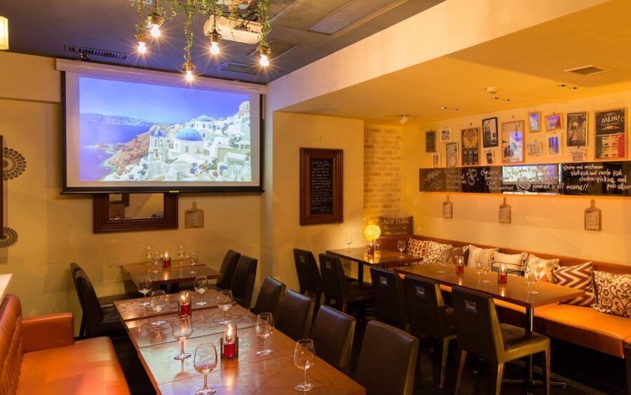 Tapas＆Wine 銀座ZIONの内観