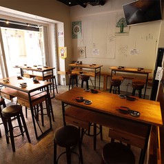 モダン空間・京紅地鶏・溶岩焼・世界の厳選クラフトビール・ワイン 呑衆ノ鶏 蒲田店の写真
