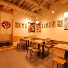 肉汁餃子とレモンサワーの酒場。 しんちゃんアメ村店の写真