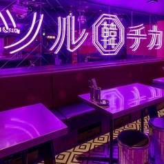 ネオン空間 韓国料理×チーズ ソルチカ 梅田店の写真